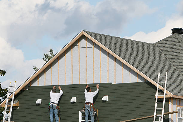 Professional Siding technician working in Lawrenceville, NJ